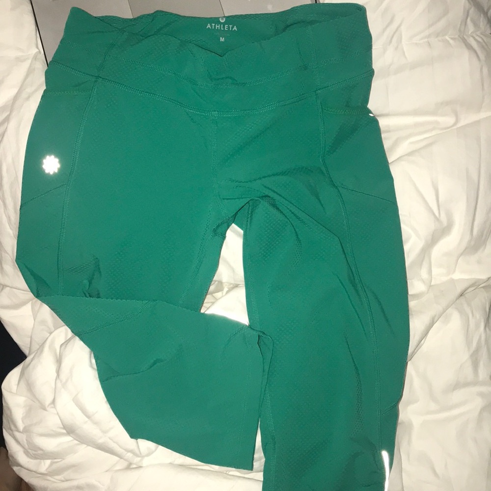 Green athleta cropped leggings